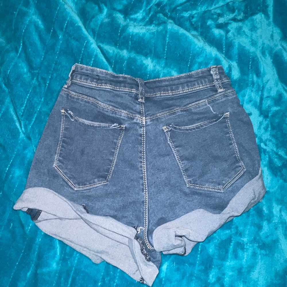 Fashion Nova Cuffed Shorts - Picture 3 of 5